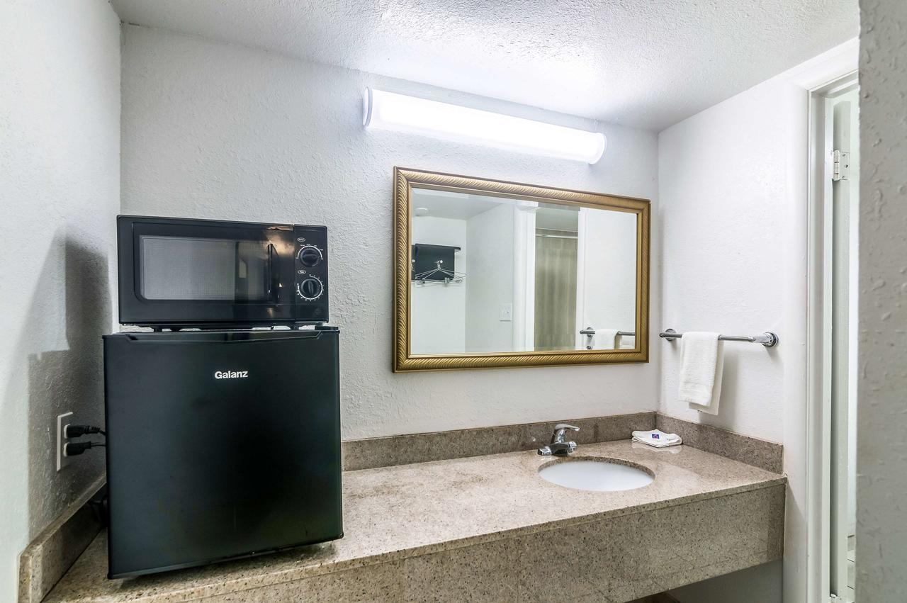 Trade Wind Motel Jacksonville Extérieur photo
